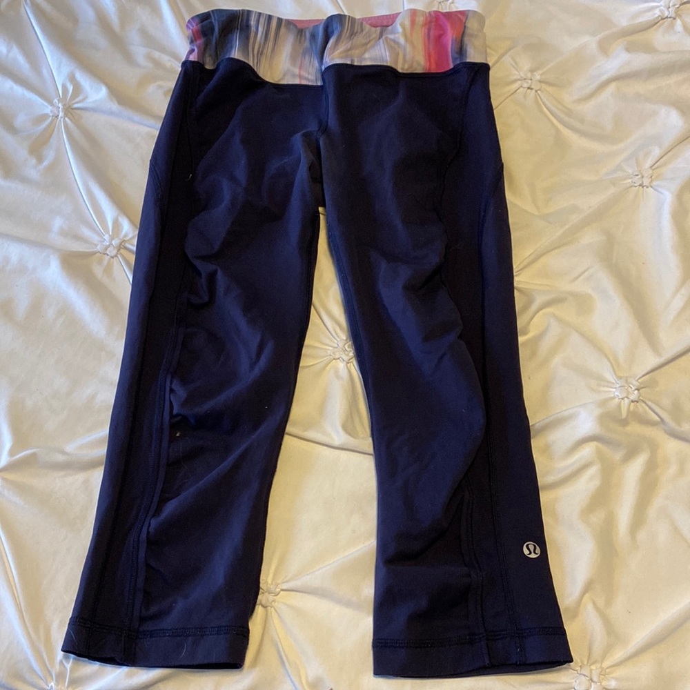 dark blue lululemon capris size 2